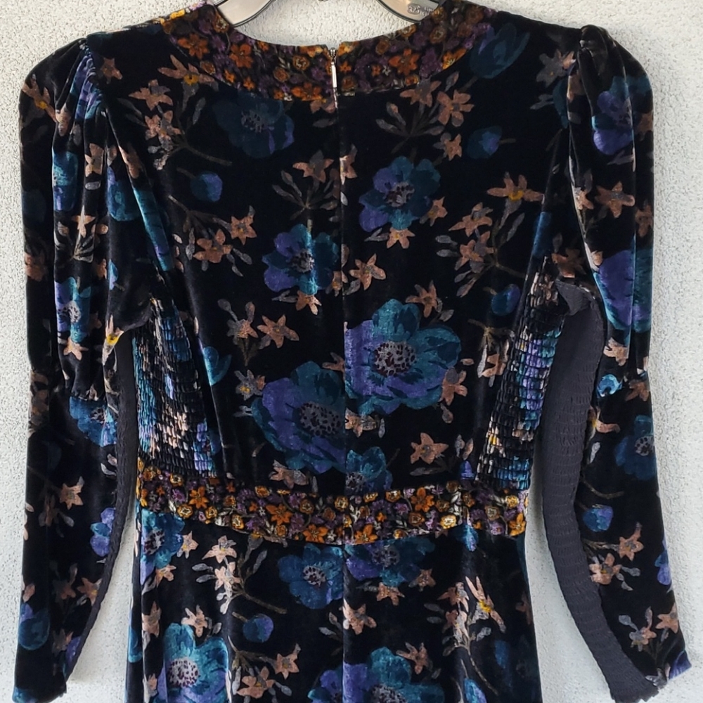 Dress - Picture 4 of 6